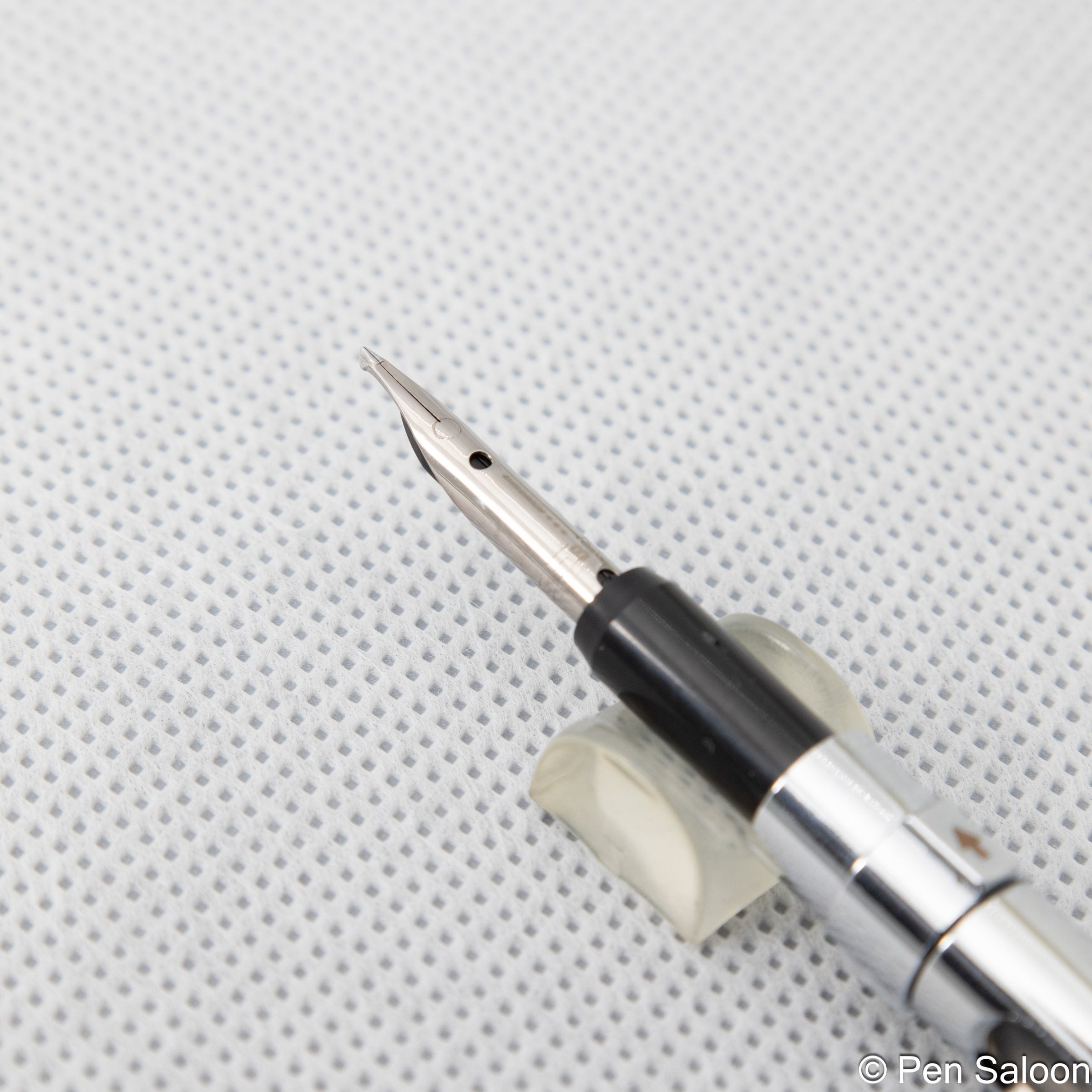 Phantom ノック式万年筆 クリア軸 | ペンサルーン